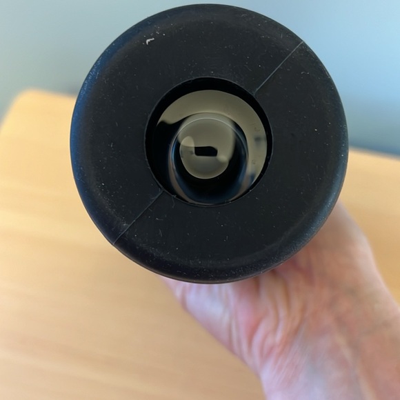 Peloton Glass Water Bottle 16 oz - Picture 3 of 7